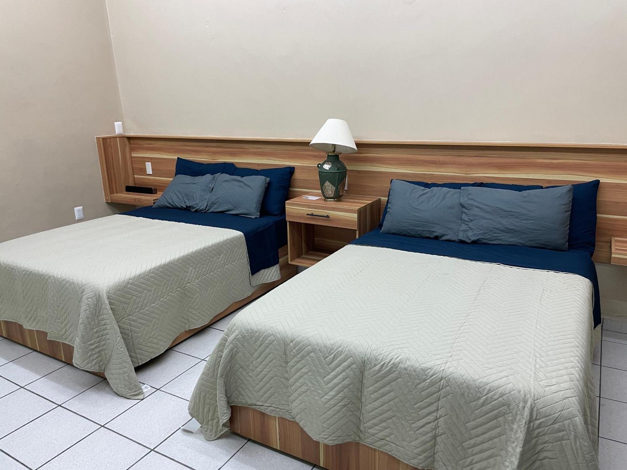 Accommodation Huzares Oaxaca Bagian luar foto